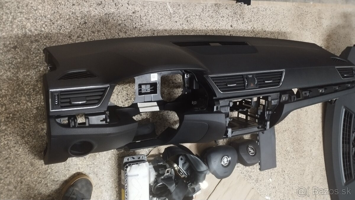 Airbagová sada Škoda Superb 3, s originální deskou