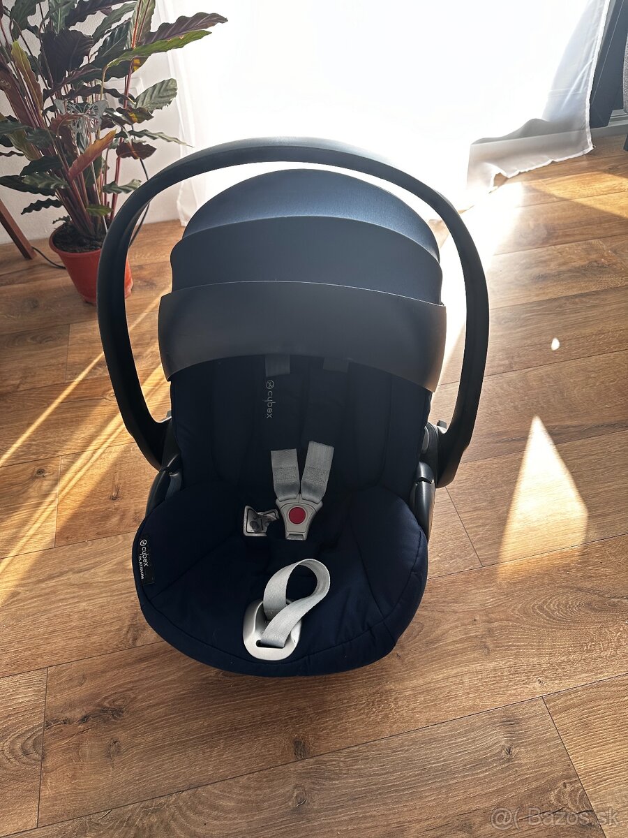 Cybex Cloud i-Size + Sirona Z i-Size + Base Z One