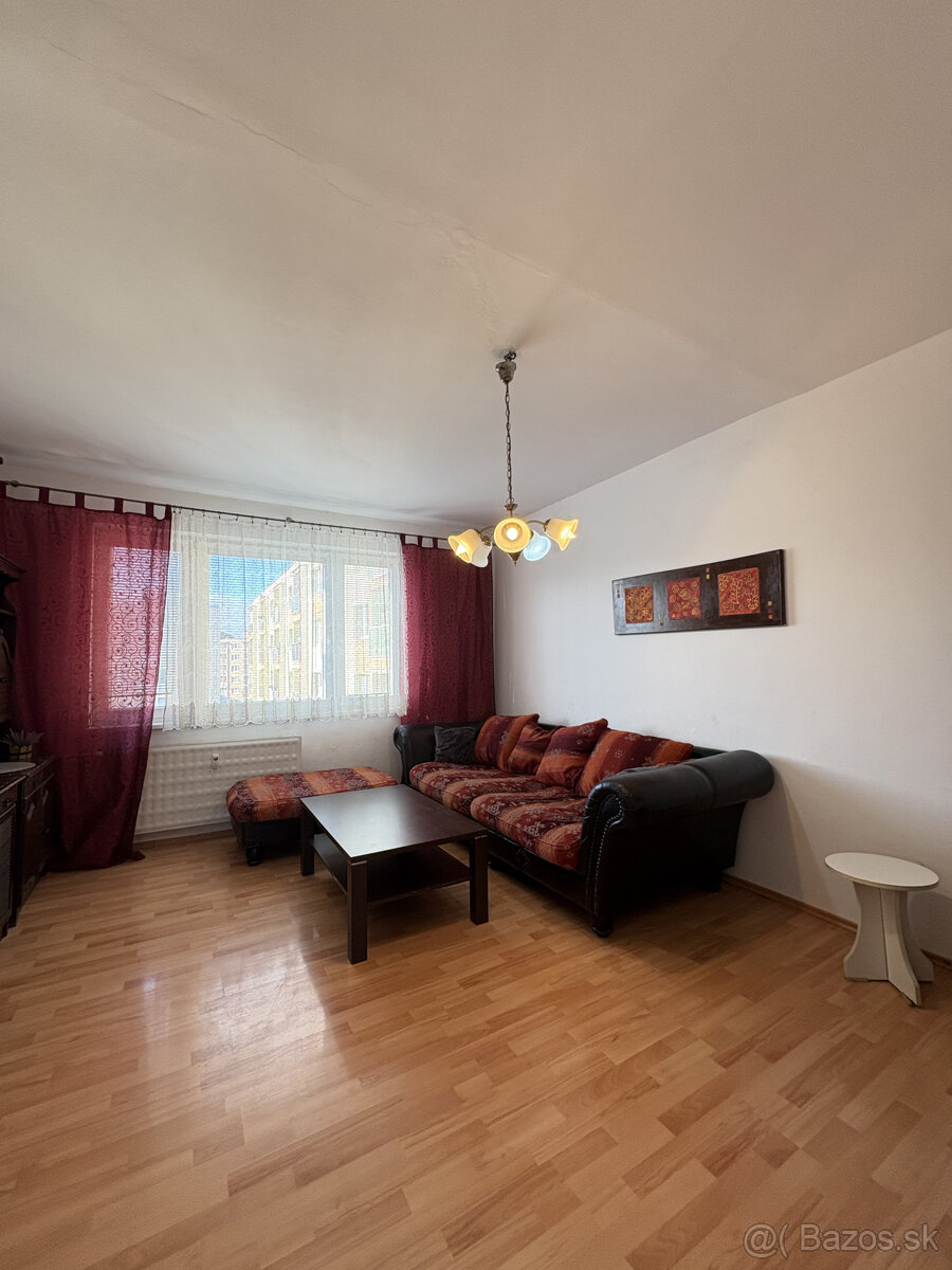 PREDAJ 3-izbový praktický byt Na Hlinach v Trnave