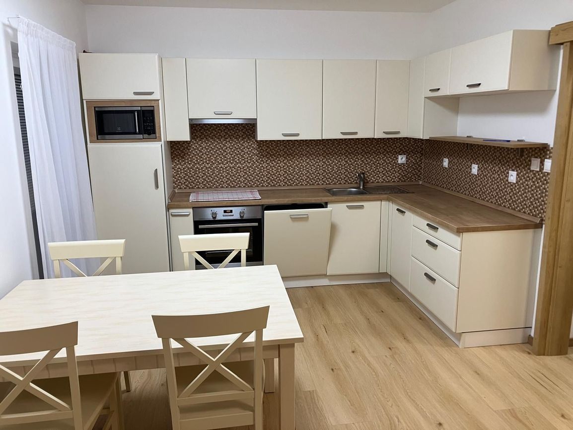 Ponúkame na prenájom 3 izbový byt v Gajaroch