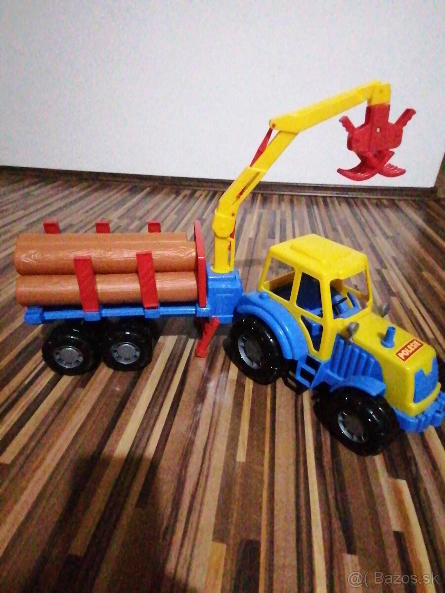Traktor s vlečkou