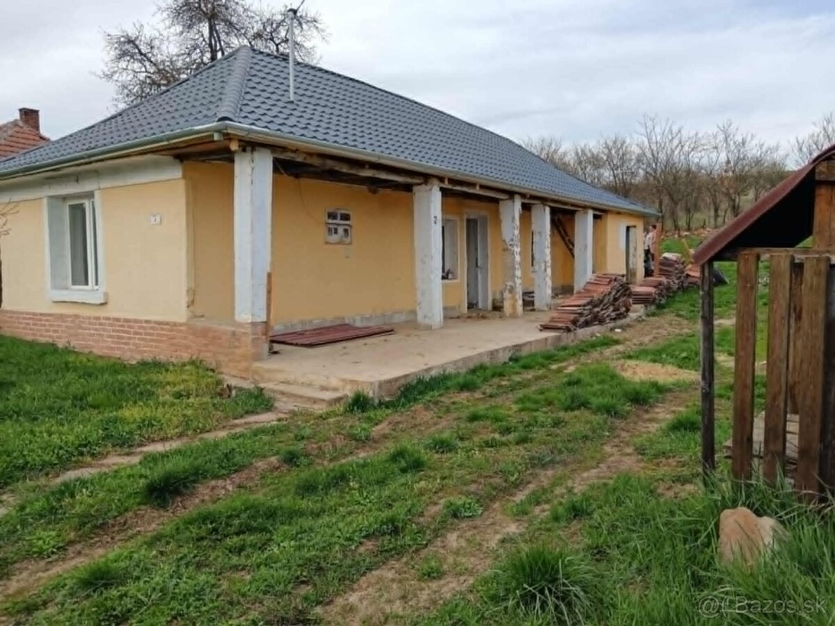 Ponúkame Vám na predaj rodinný dom v obci Szalaszend