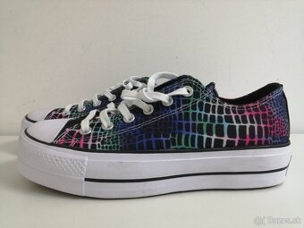 CONVERSE farebné