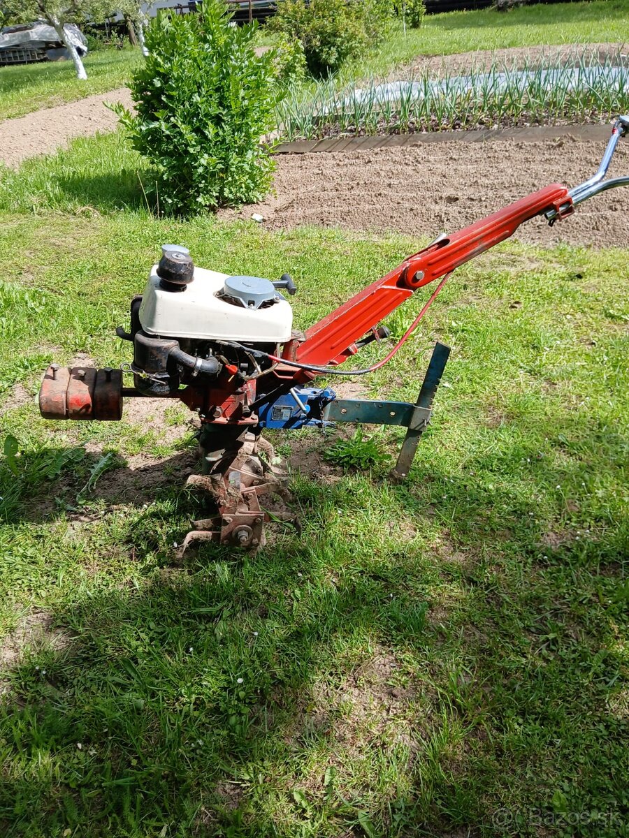 Jednonapravovy traktor agzat tera