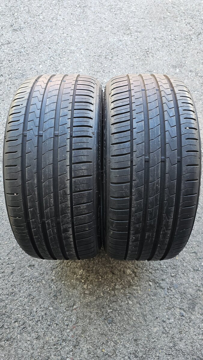 215/40R17