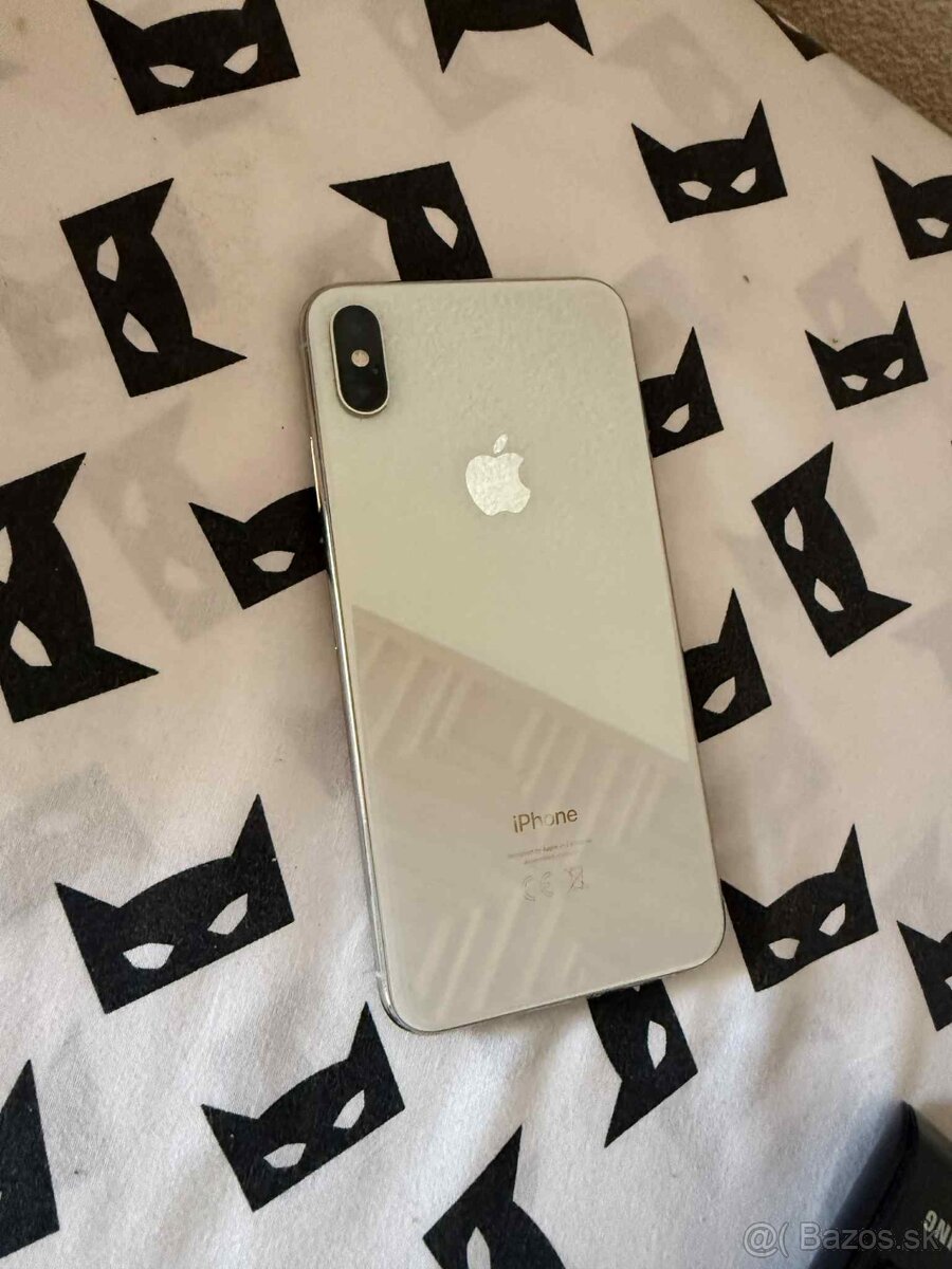 Predám iPhone XS max biely všetko funguje ako novy