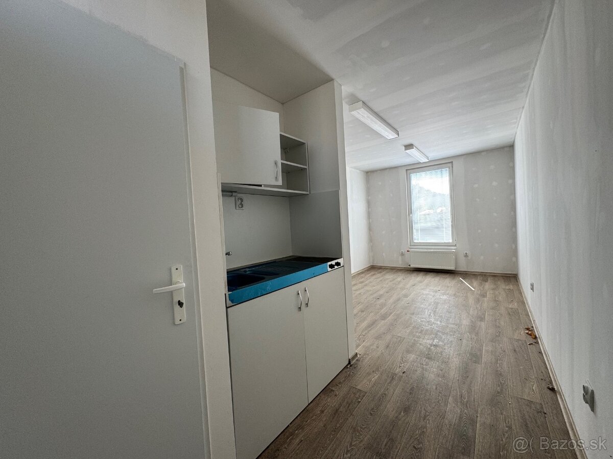 Obyvateľné kontajnery, záhradný domček