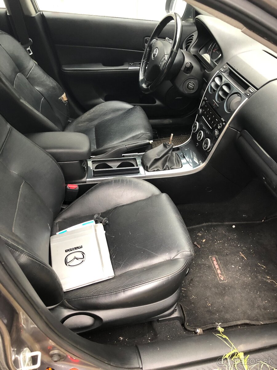 Mazda 6 kozene sedacky