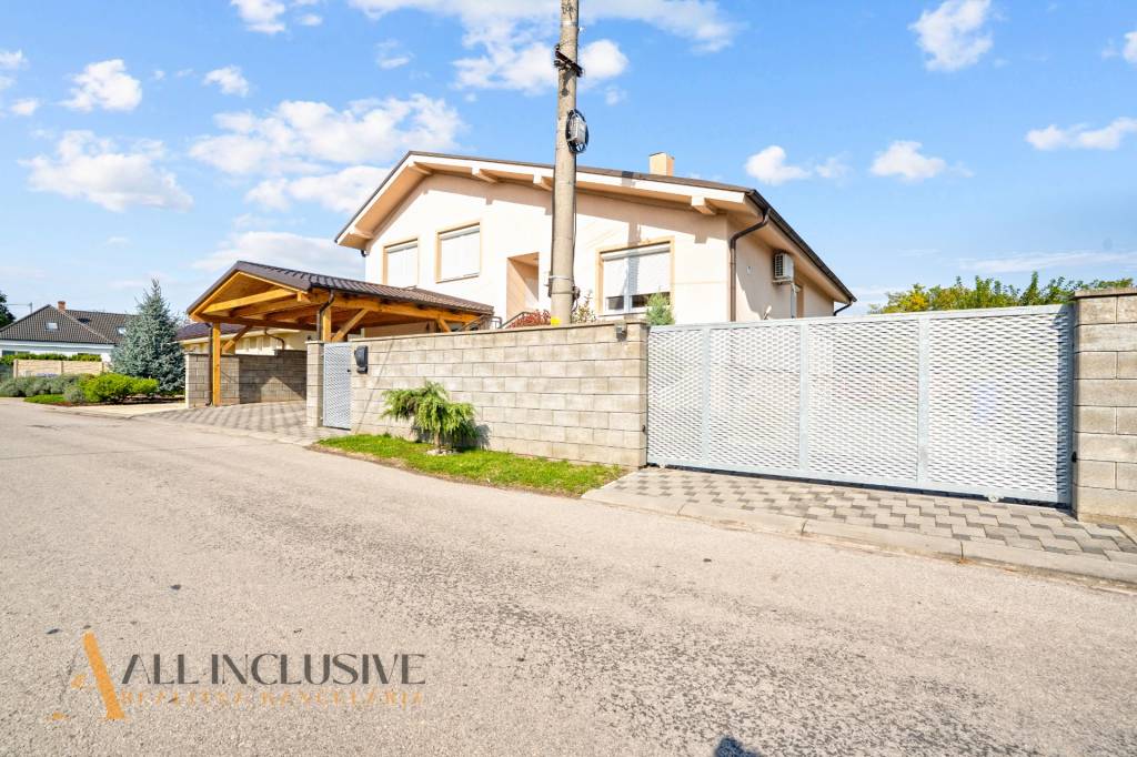 ALL INCLUSIVE | NA PREDAJ 5-IZBOVÝ RODINNÝ DOM, OHRADY