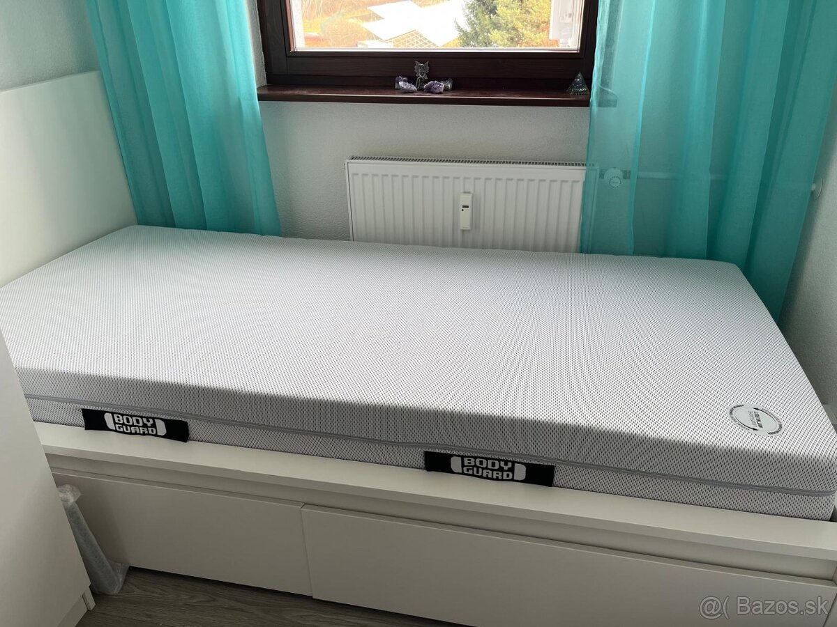 IKEA Malm posteľ 90 × 200 so zásuvkami + rošt Schlaraffia +