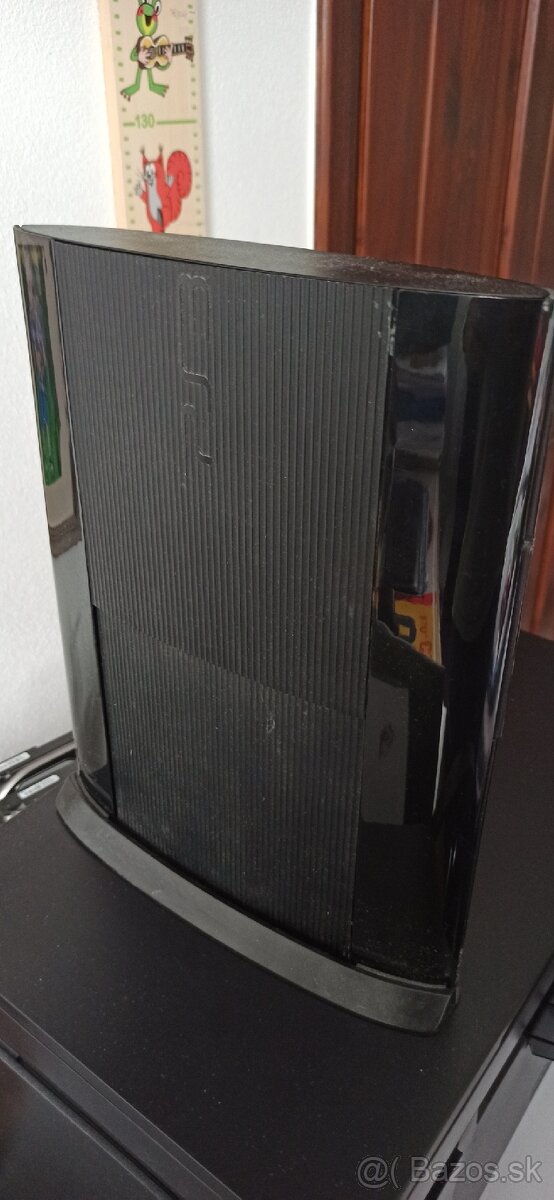 Predám PS 3 + ovládače