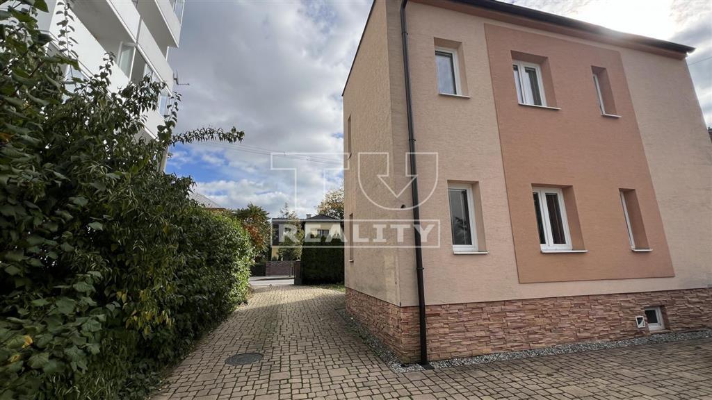 Budova v centre na prenájom, Martin