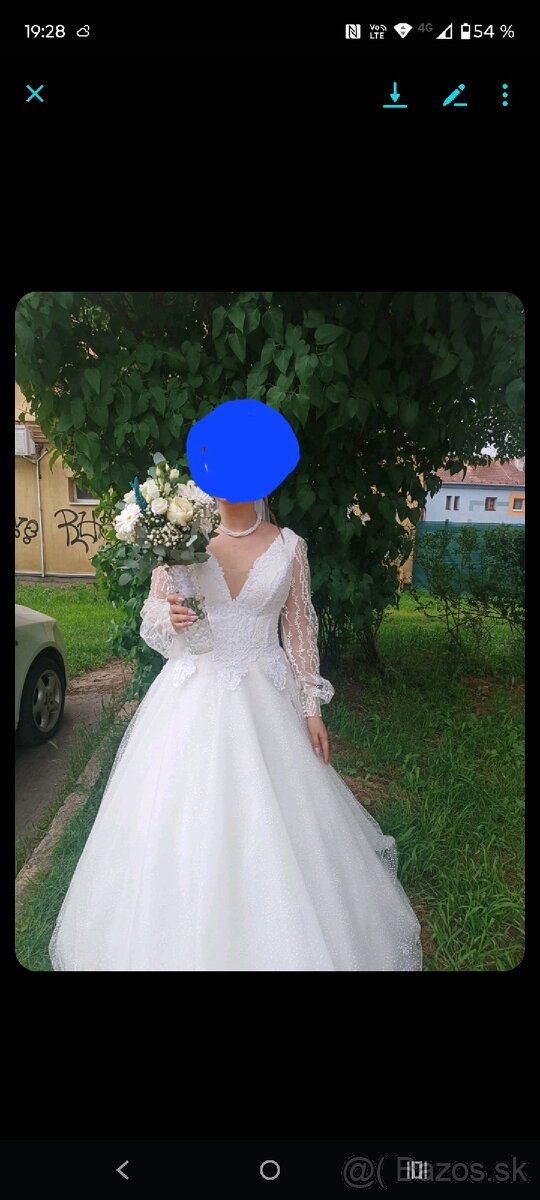 Krásne vyšívané svadobné šaty 5