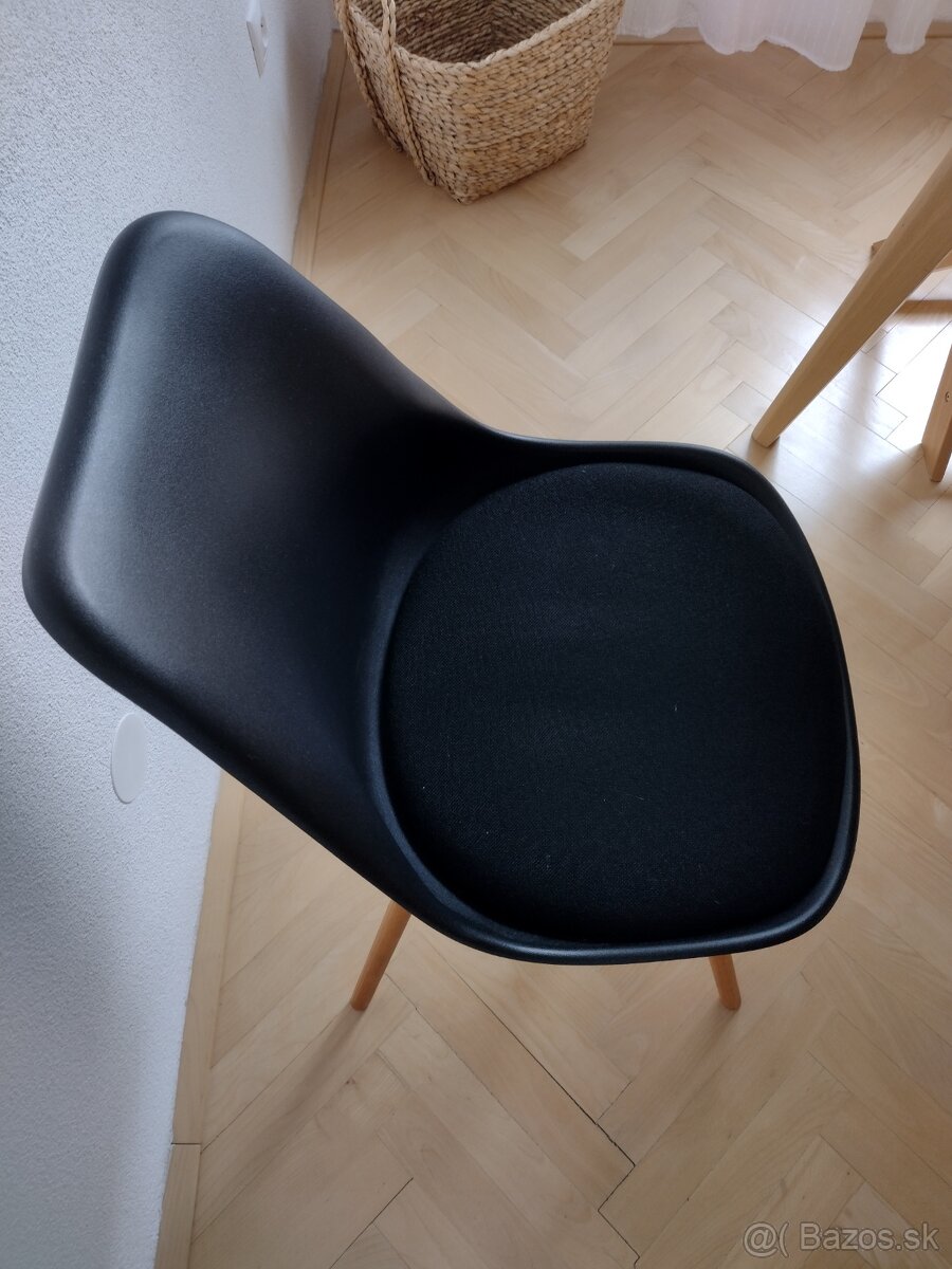 Predám jedálenské stoličky