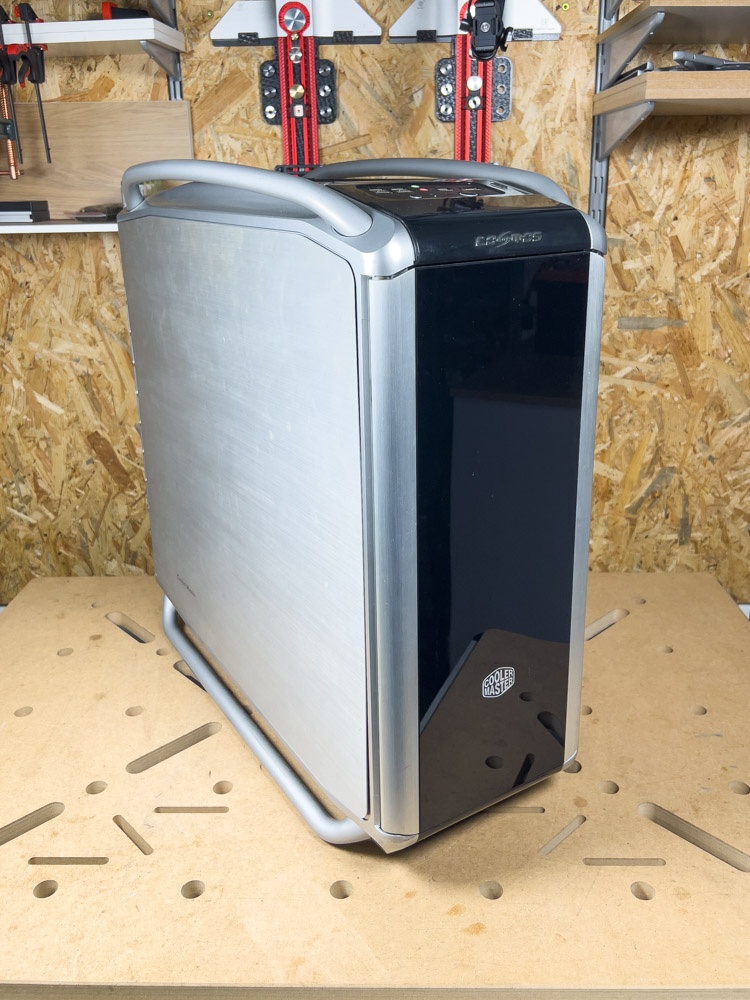Cooler Master COSMO odhlučnená skriňa + 4 x NOCTUA