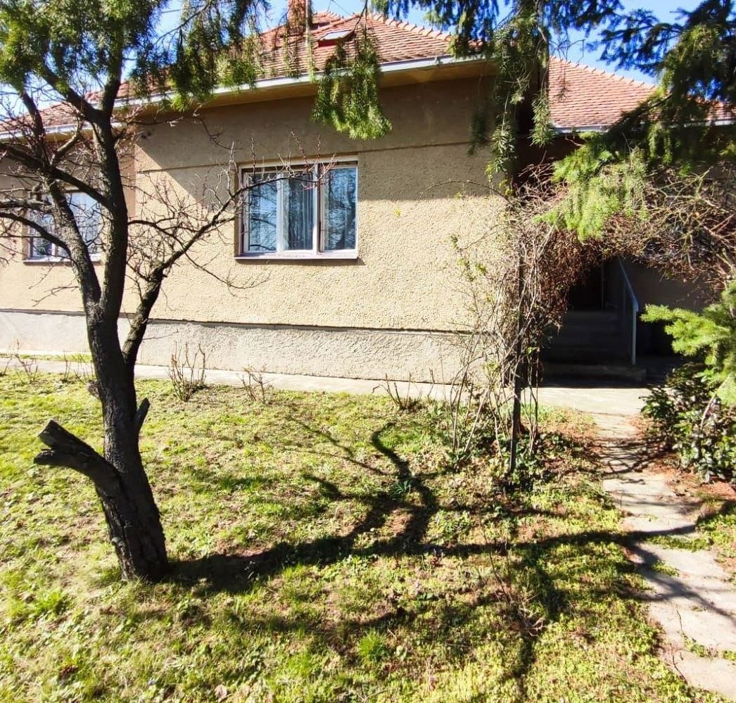 Predám priestranný dom v meste Zlaté Moravce