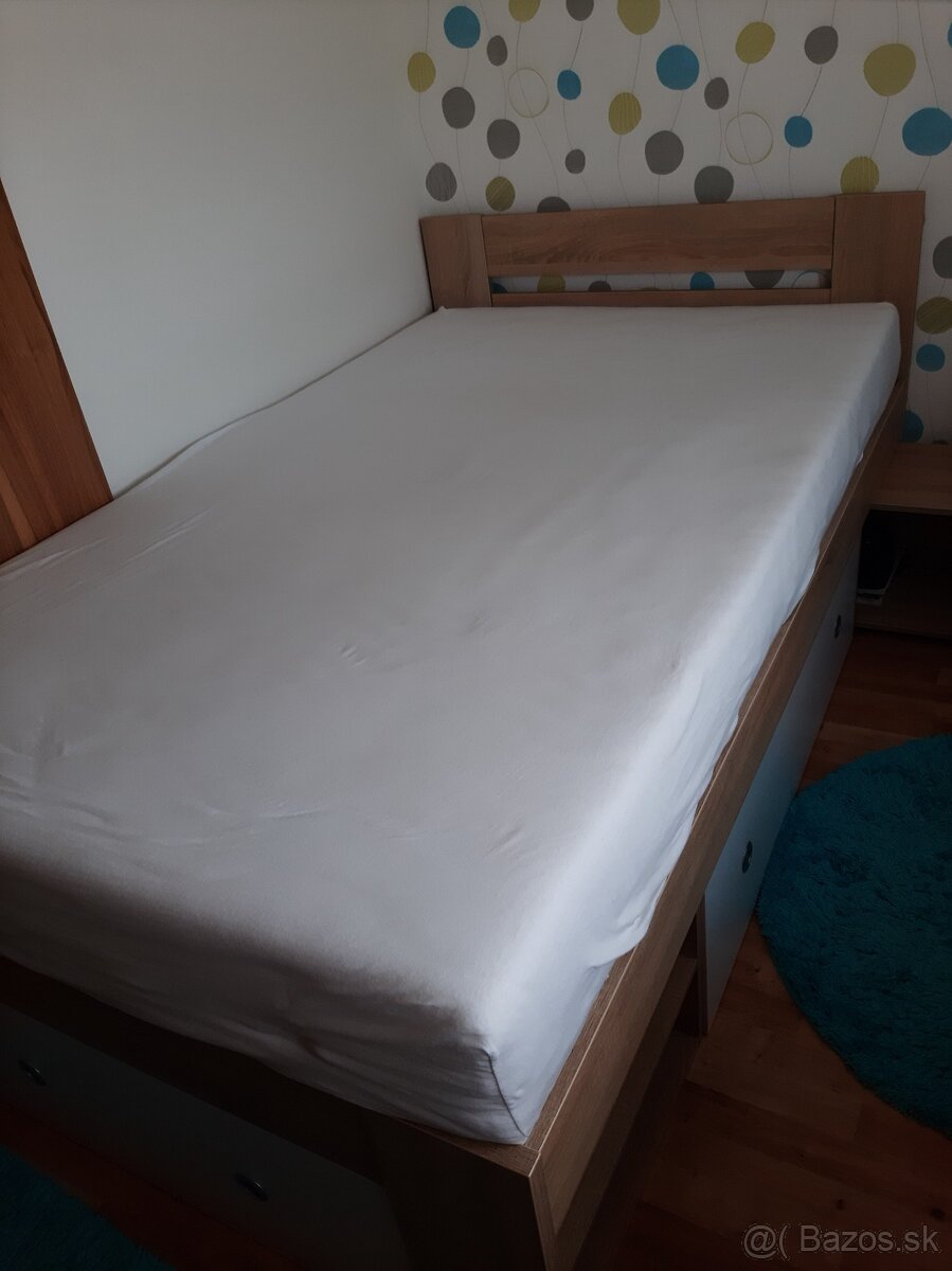 Posteľ 120x200 cm