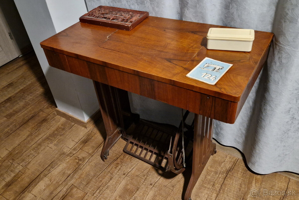 Šijací stroj Minerva 124