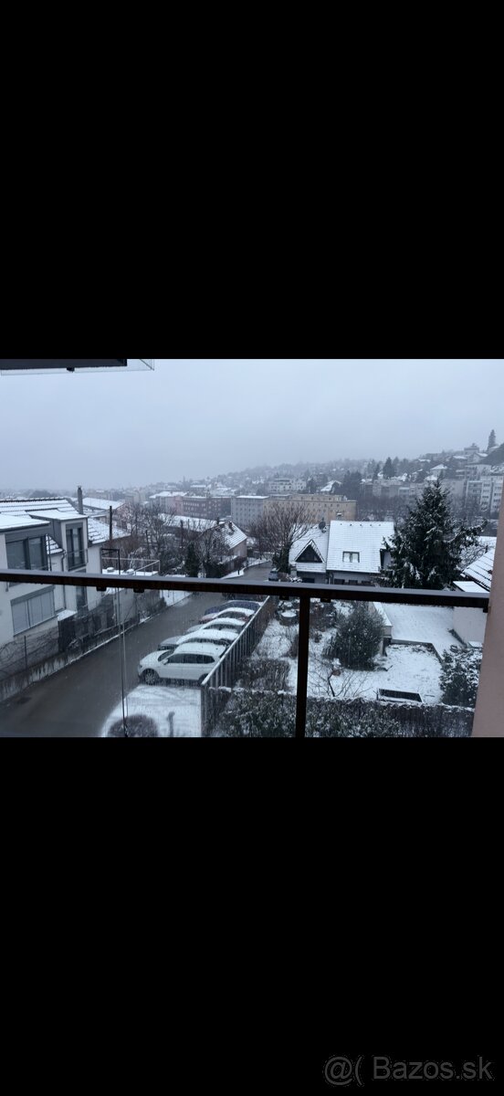 Jedinečný 1-izbový byt pod Slavínom