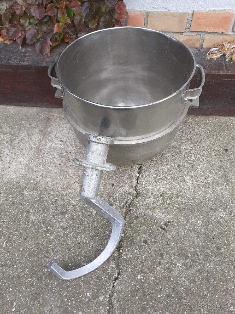 Kotlik a hák na Alba Re 22