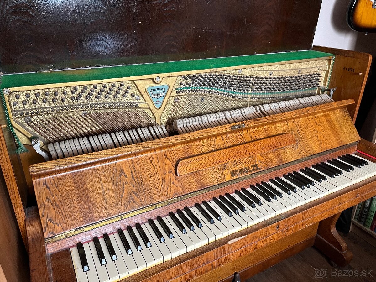 Predám starožitný klavír