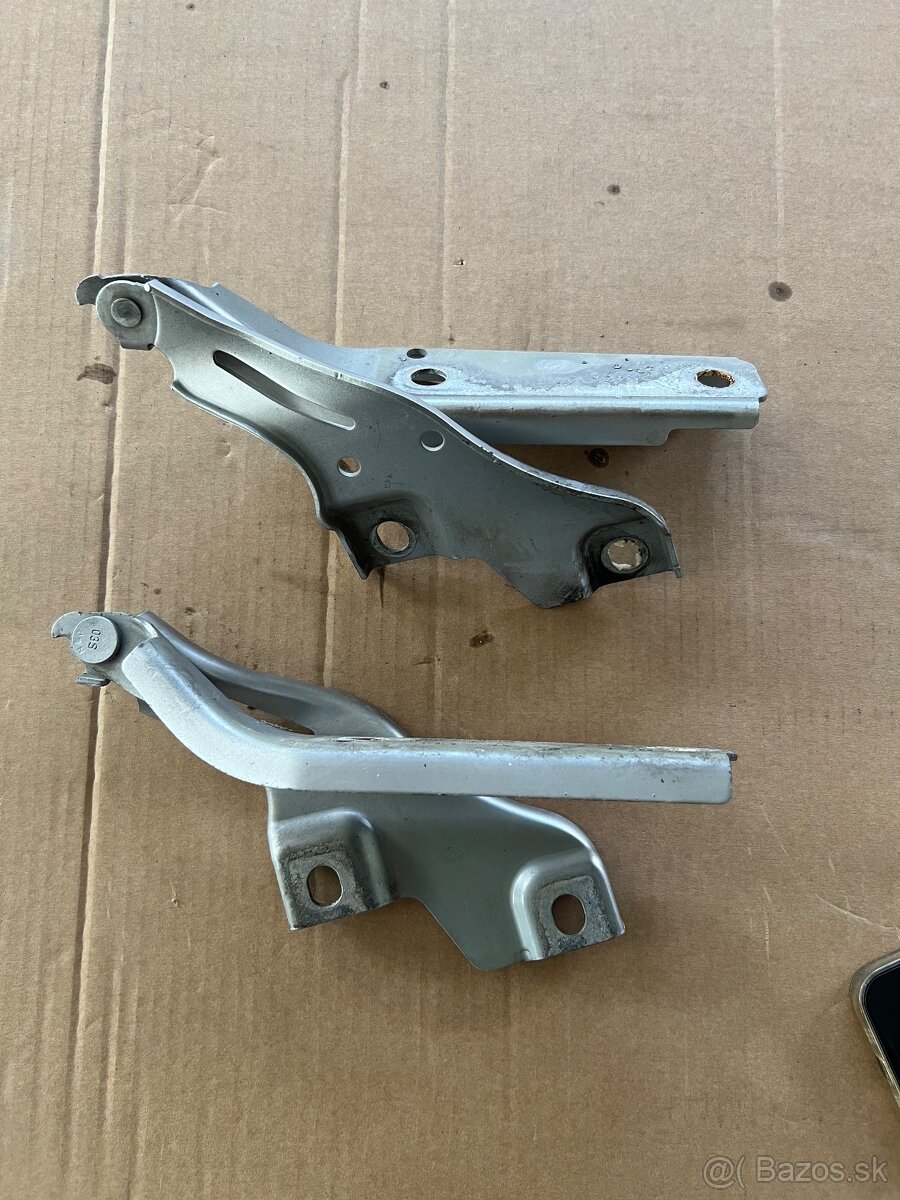 Panty prednej kapoty vw passat b8