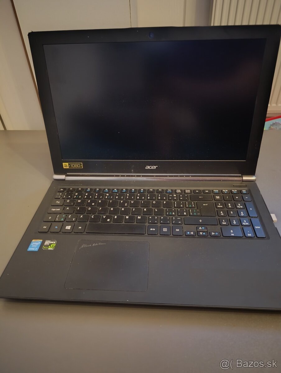 Predám starsi herný notebook