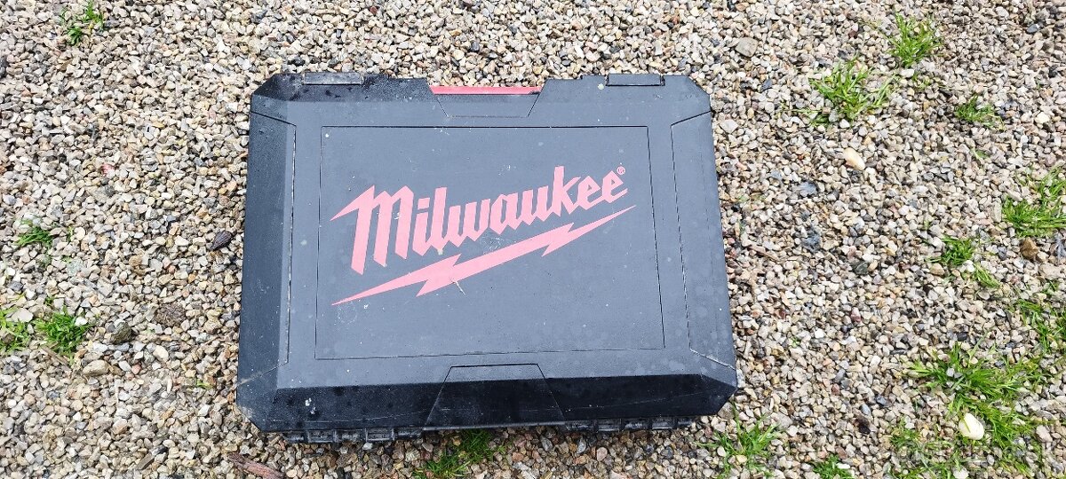 Kufrík Milwaukee