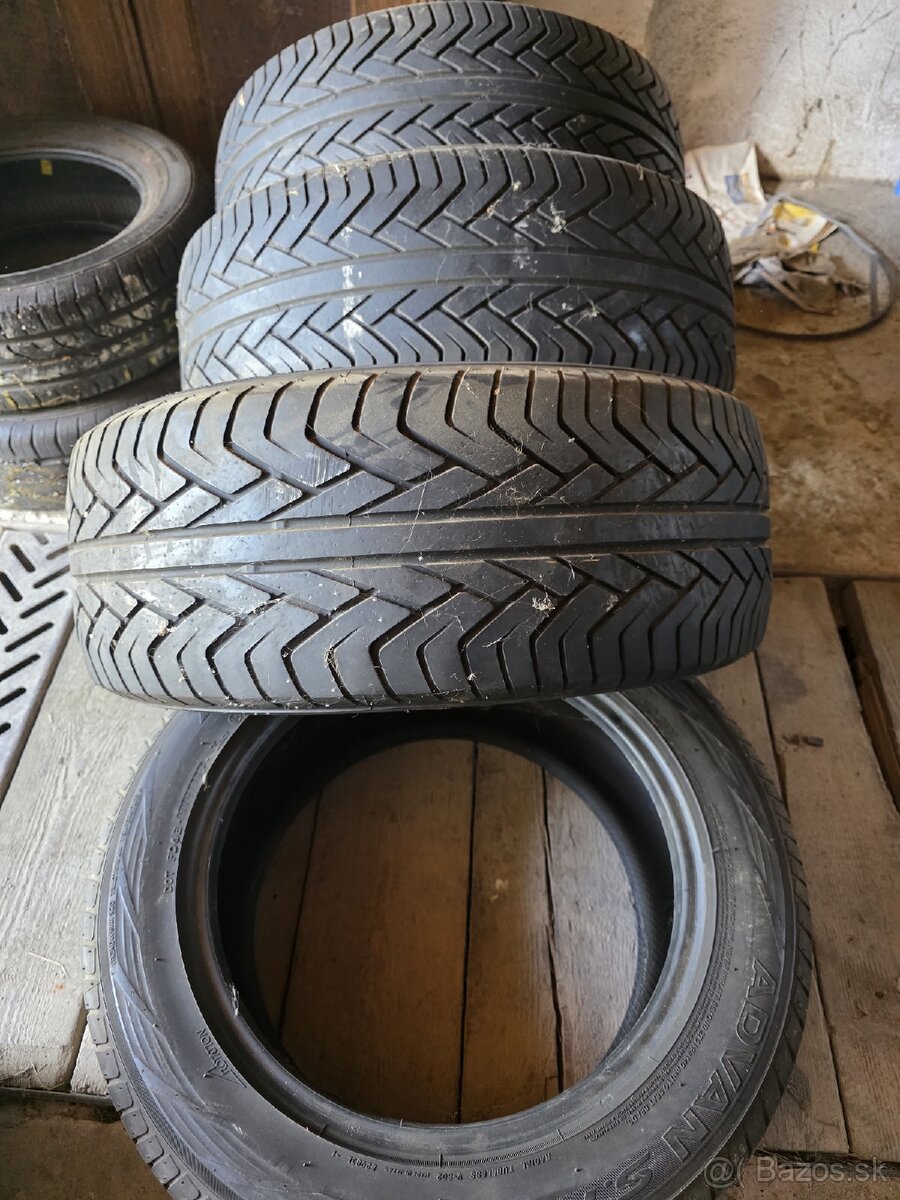 Pneu 235/55 R17 Yokohama