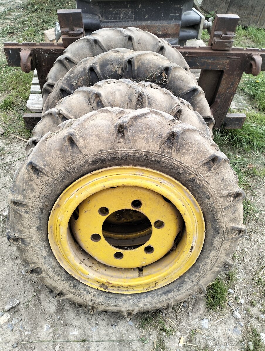 Kolesá traktor