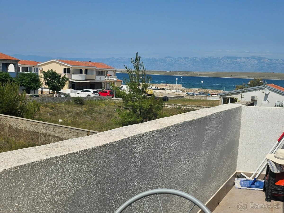 Chorvátsko 2 izbový apartmán blízko mora.