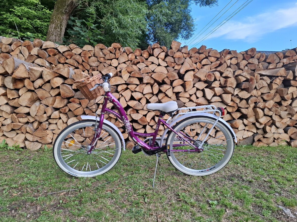 Predám dievčenský bicykel.
