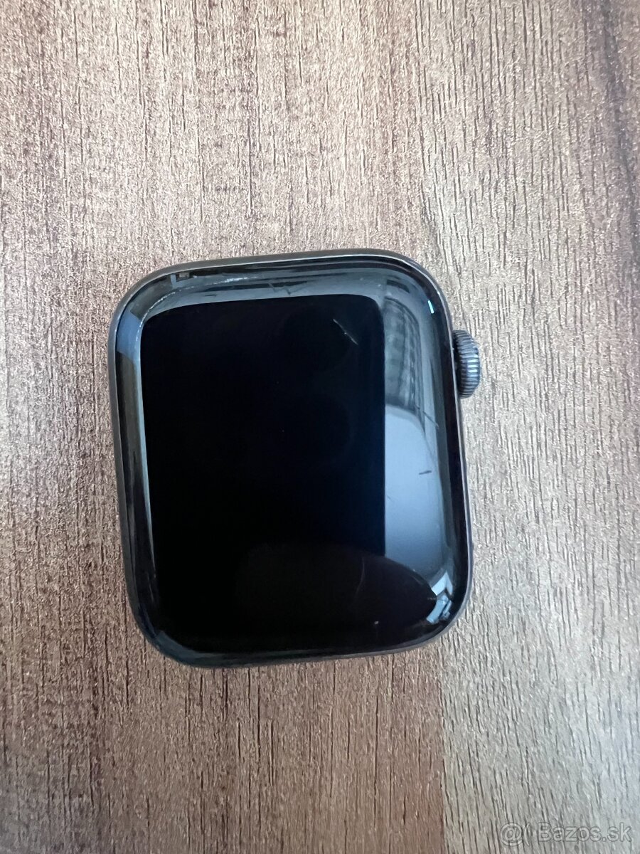 Apple Watch Series 5 44mm – Space Grey