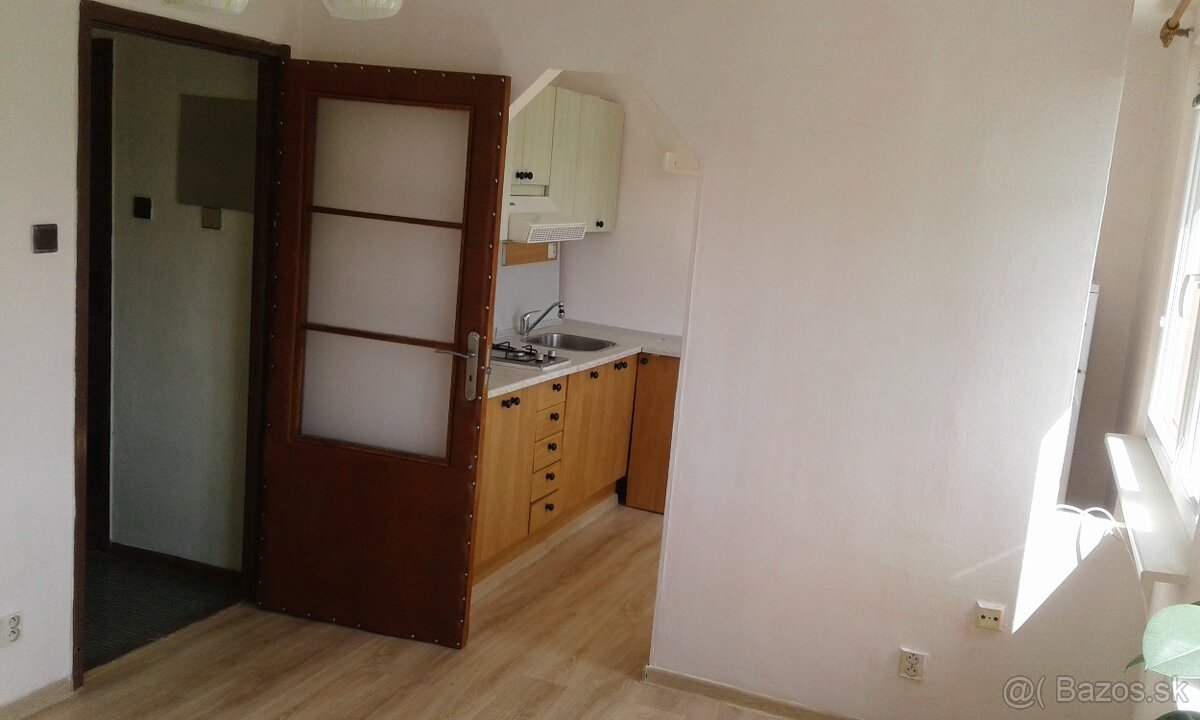 Prenájom od vlastníka 1izbovy byt Banská Bystrica (Radvaň)