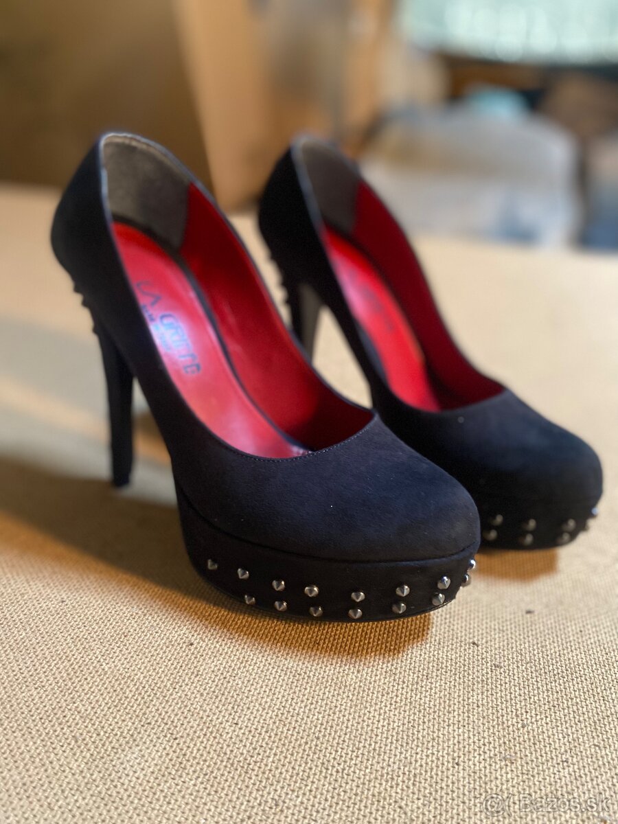 Semišové lodičky na platforme