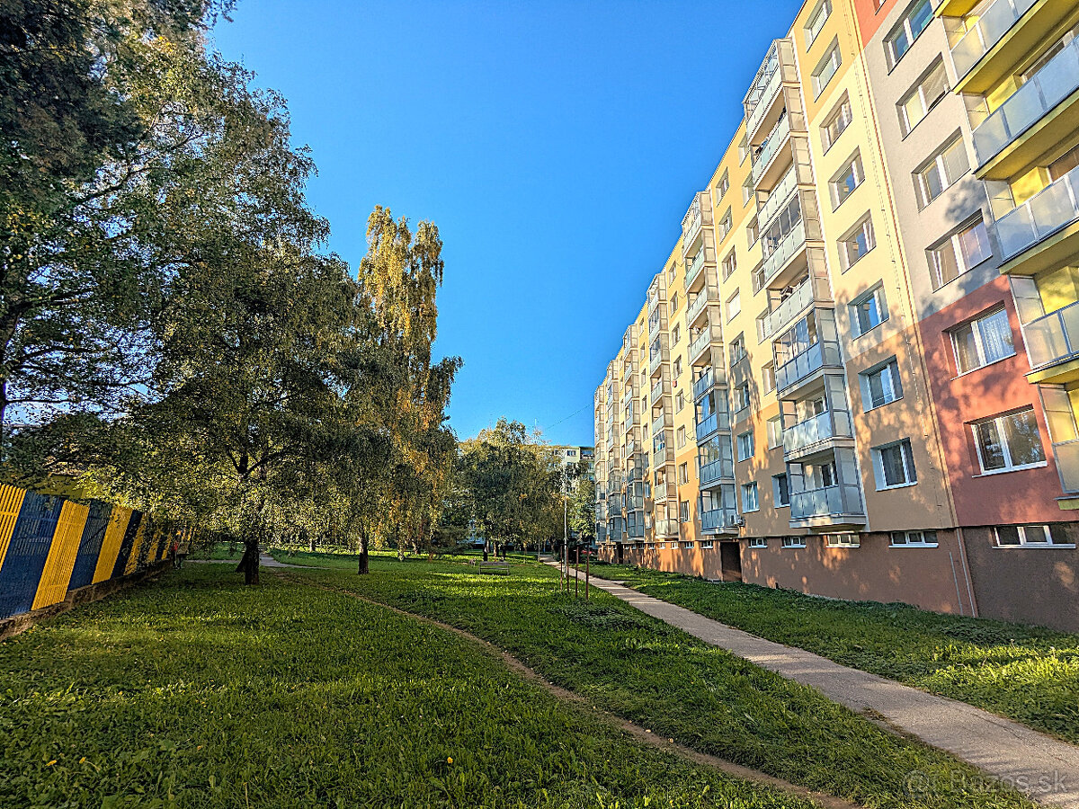 Zaujímavý 3 izb. Humenská (Terasa), OV, LO, 6.p., PS