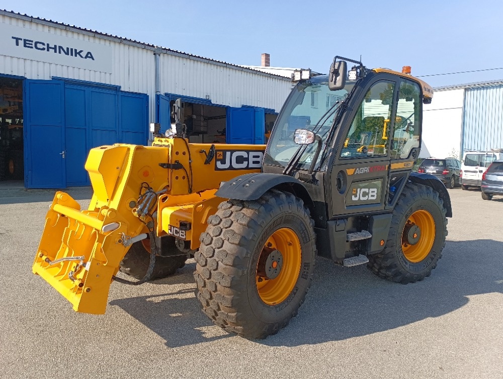 Teleskopický manipulátor JCB 560-80 AGRI XTRA