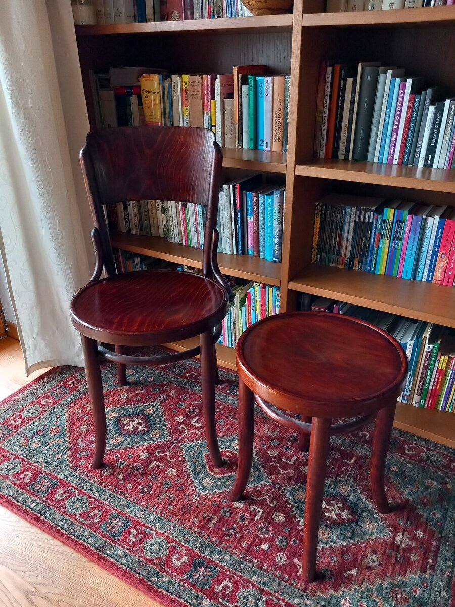 Thonet stoličky