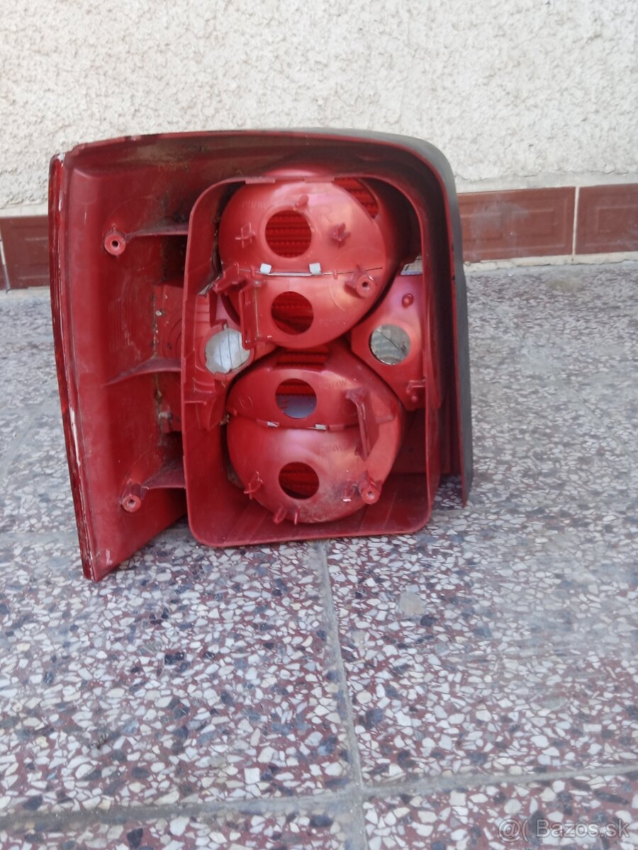 Eladó Passat 5.5 jobb hátsó lámpa