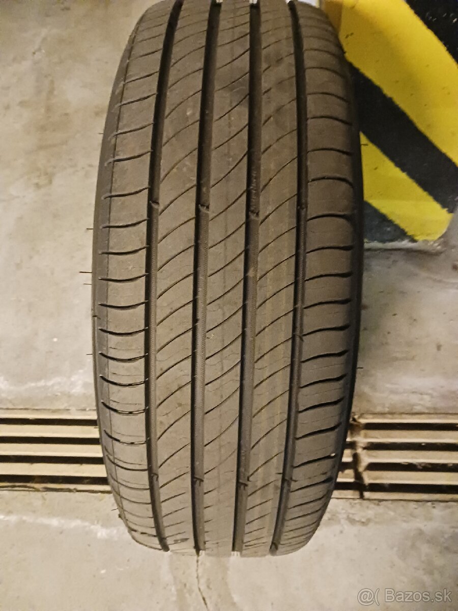 Úplne nové kolesá s pneumatikami, 4 kusy. Napíšte, ozvem sa