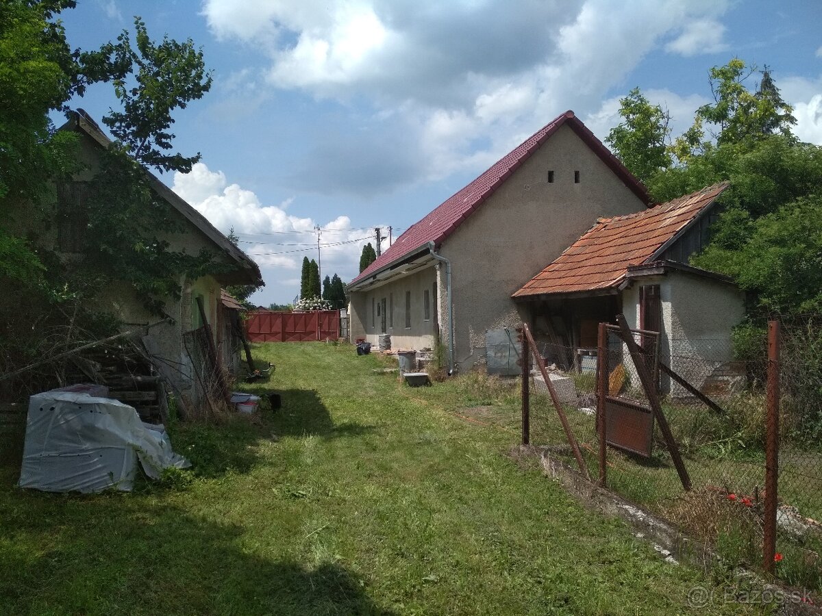 Predám velký pozemok s domom