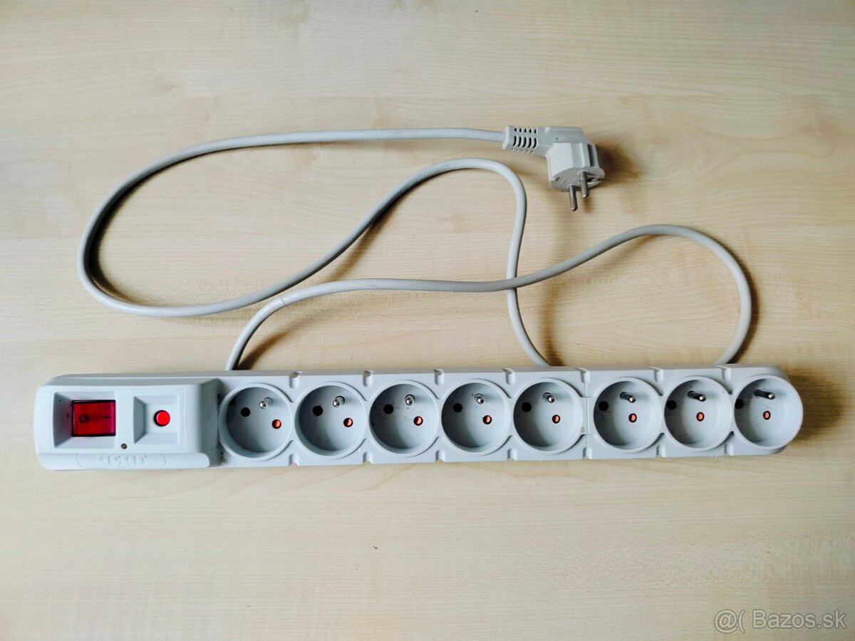 Přepěťová ochrana EMOS P53898, 1,5 m, 8 zásuvek (P53898) šed