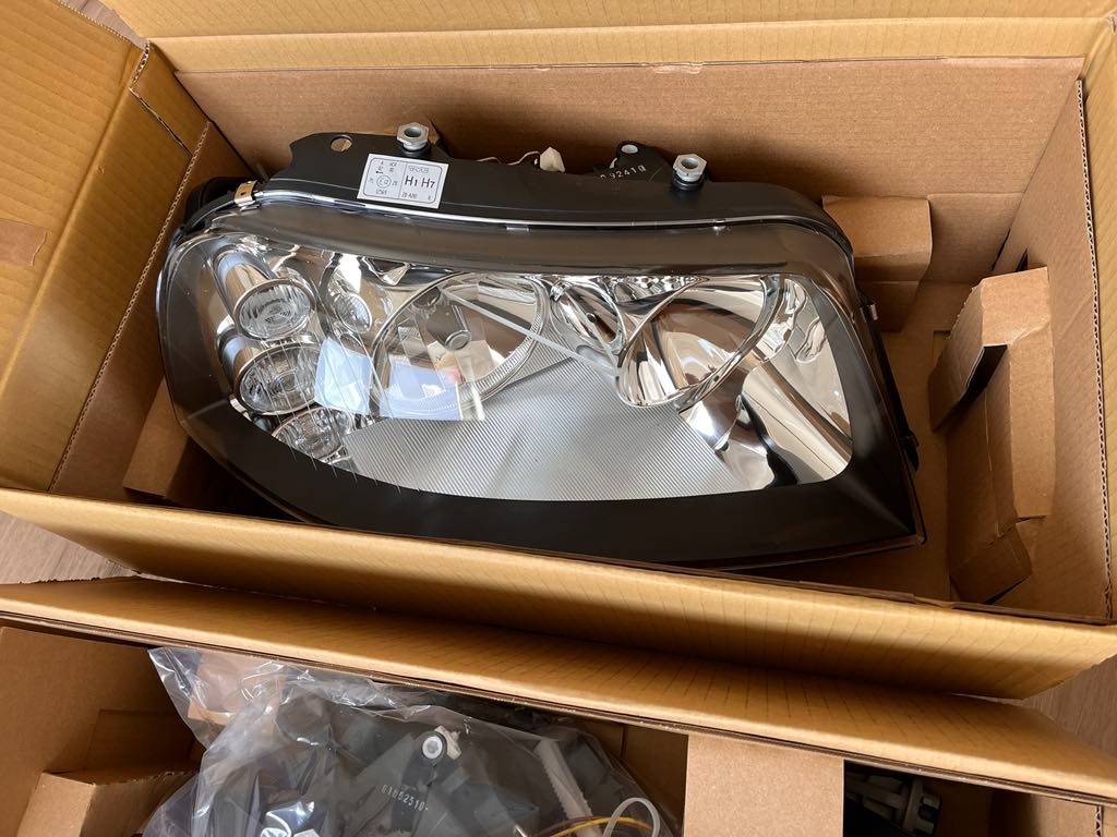 Sharan I / Seat Alhambra predné svetlomety