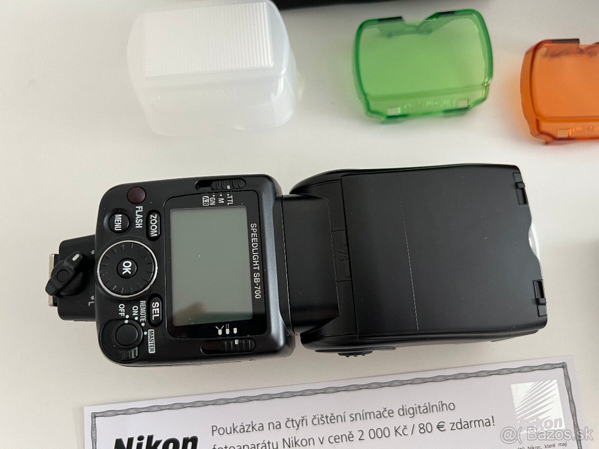 Nikon SB-700 - Externý blesk