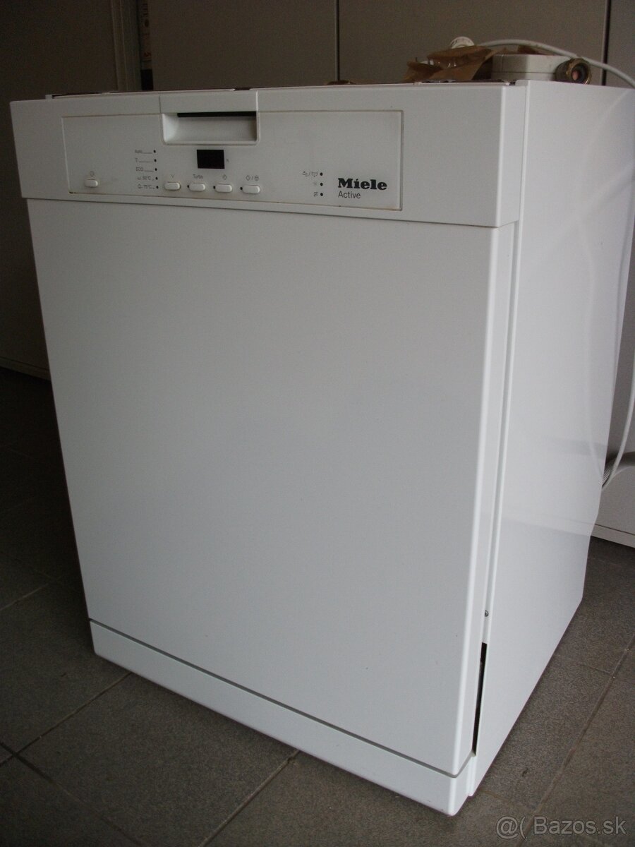 Vstavaná umývačka riadu š-60cm,zn.MIELE.