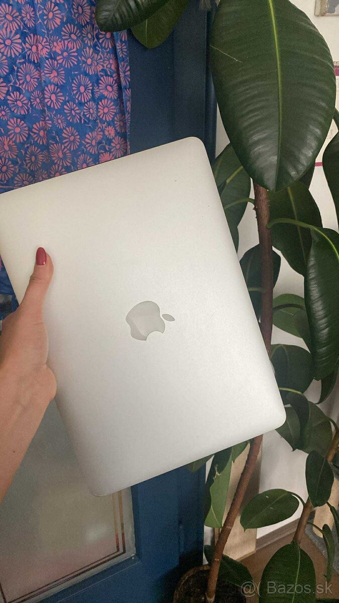 MacBook Pro13''Retina (Late 2013) s ochranou displeja +kry
