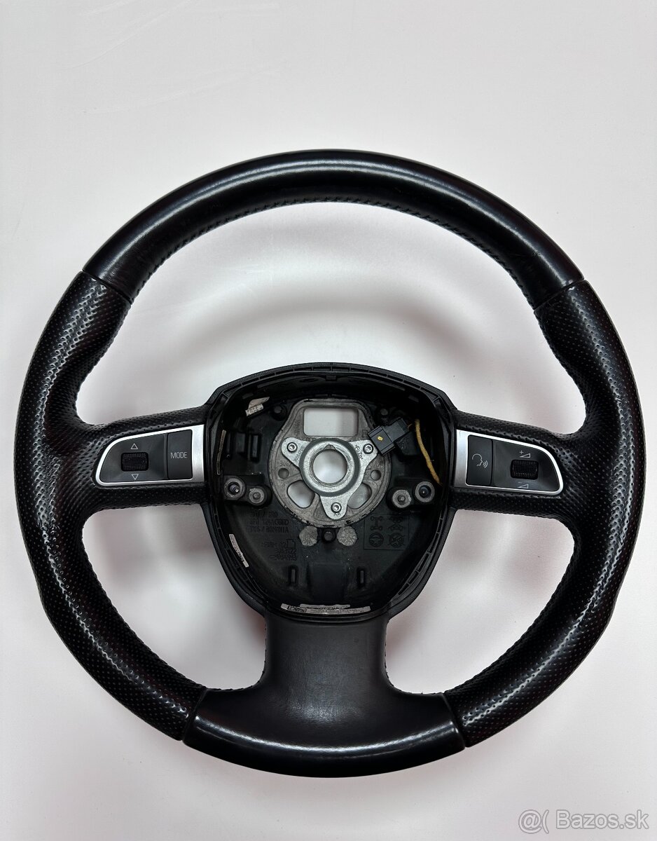 Predám trojramenný multifunkčný volant z Audi A3 8P