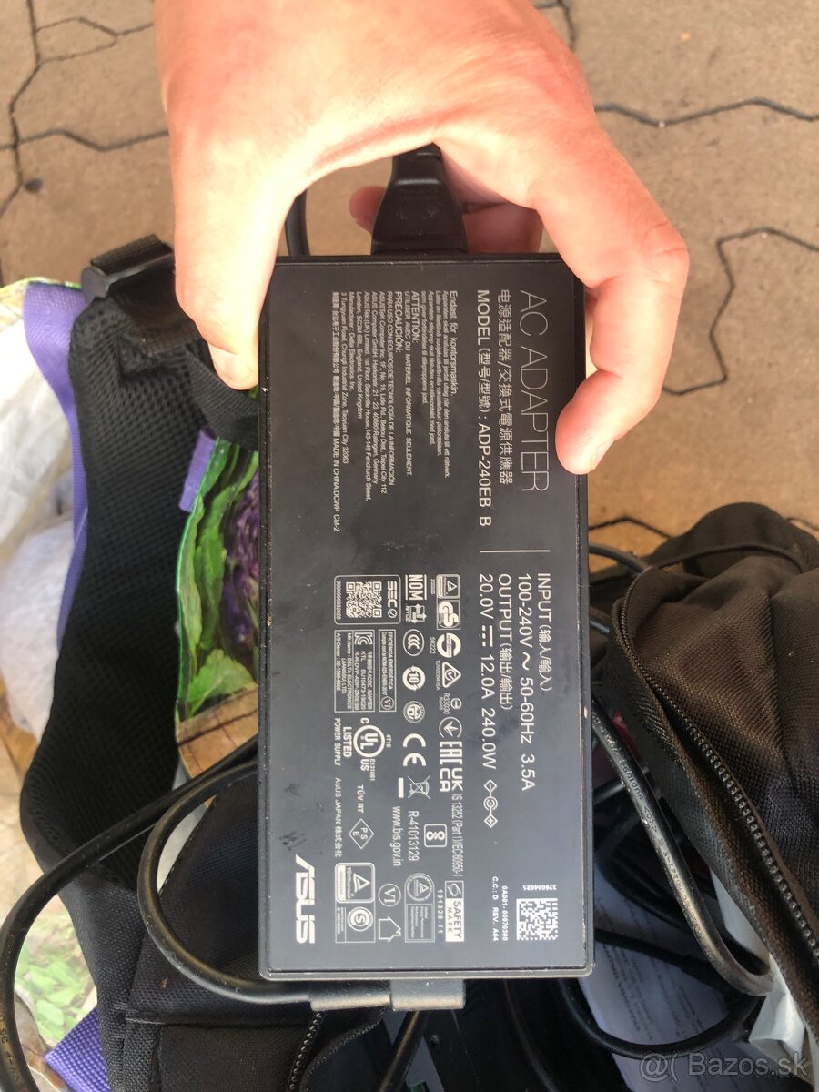 ZĽAVNENÉ 240W herný adaptér