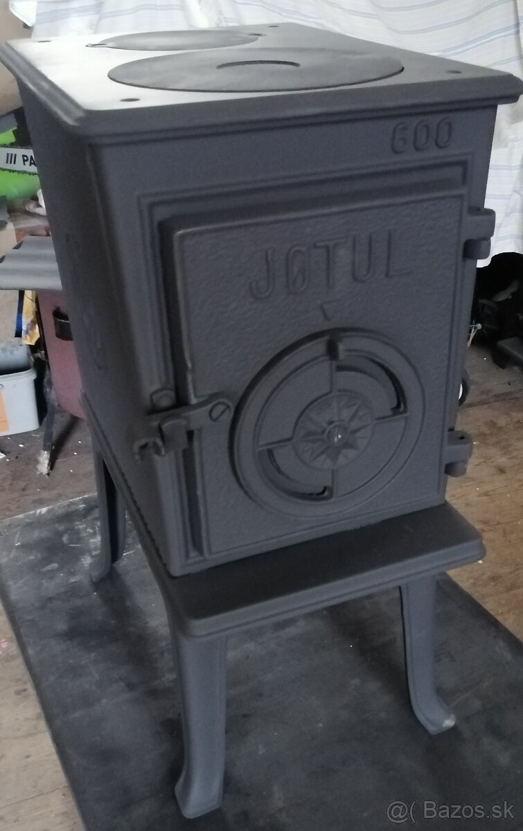 Norske Liatinove kachle Jøtul 600