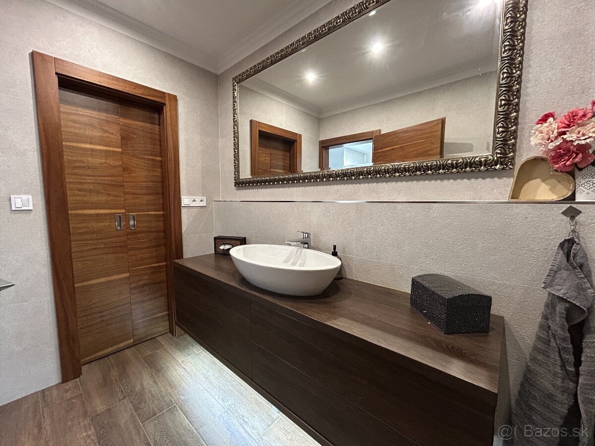 Štýlový 3 izbový byt v centre Galanty (štvrť SNP)